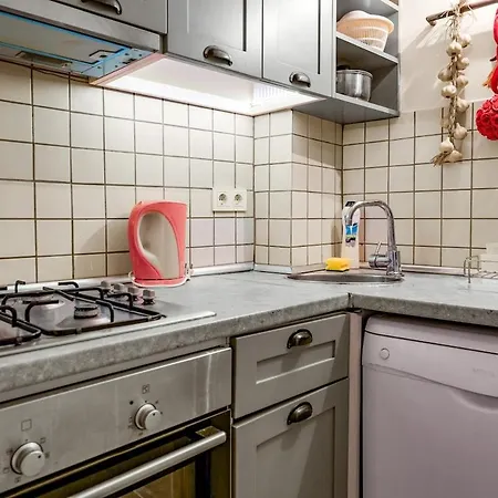 Stylish And Designed 1br In A Prime Location *