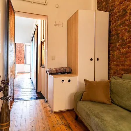 Stylish And Designed 1br In A Prime Location